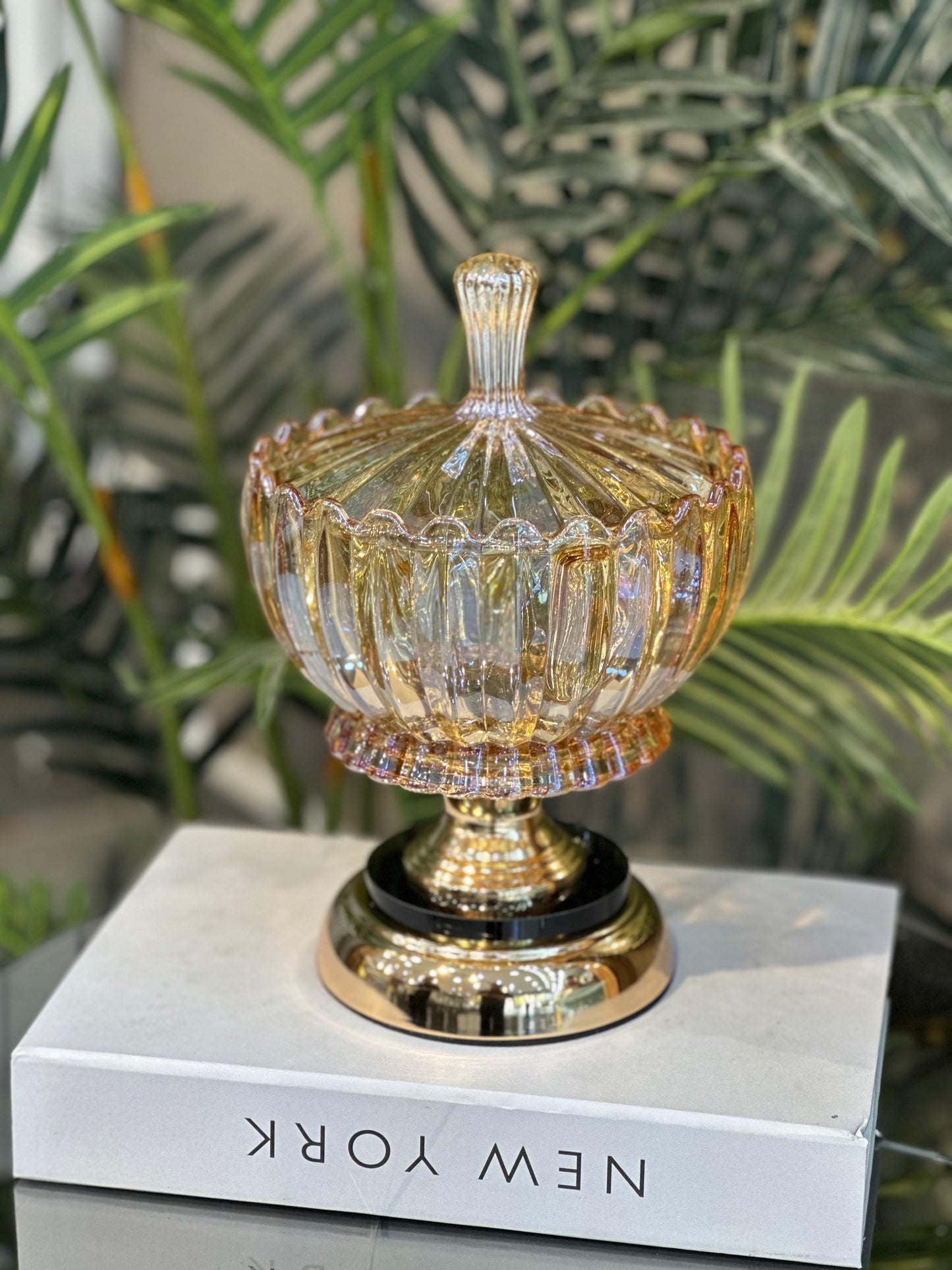 Kapaklı Gold Cam Şekerlik